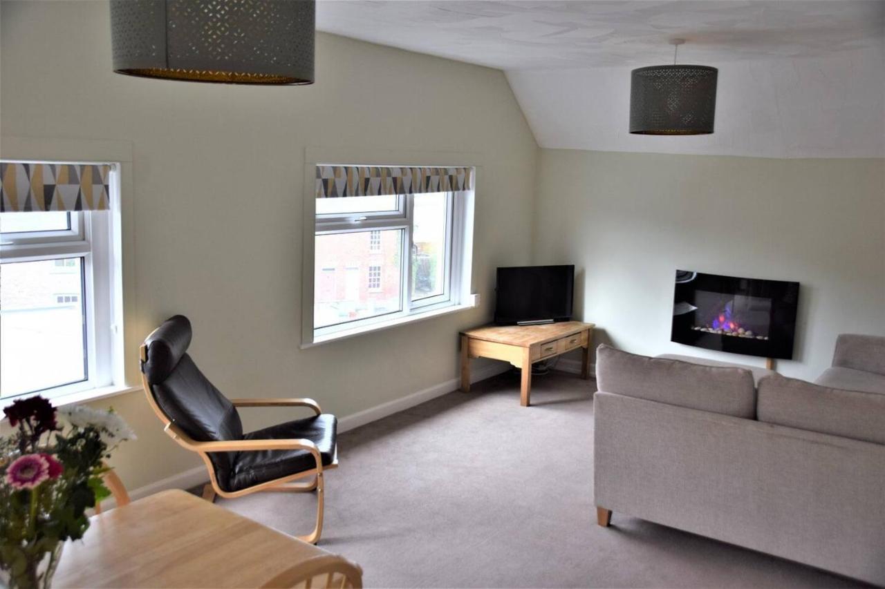 Charming 3-Bed Apartment In Talgarth Powys Brecon Bagian luar foto