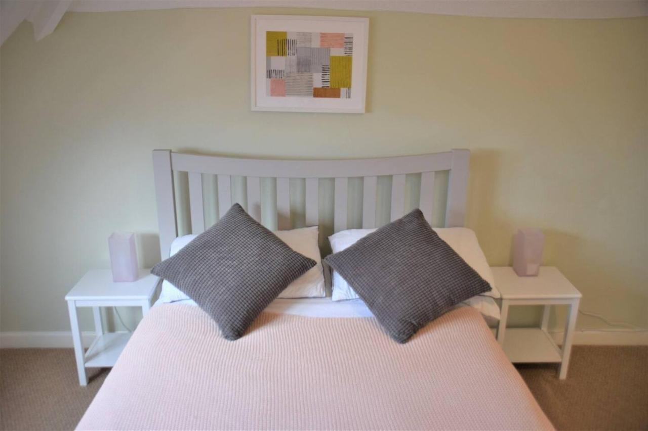 Charming 3-Bed Apartment In Talgarth Powys Brecon Bagian luar foto