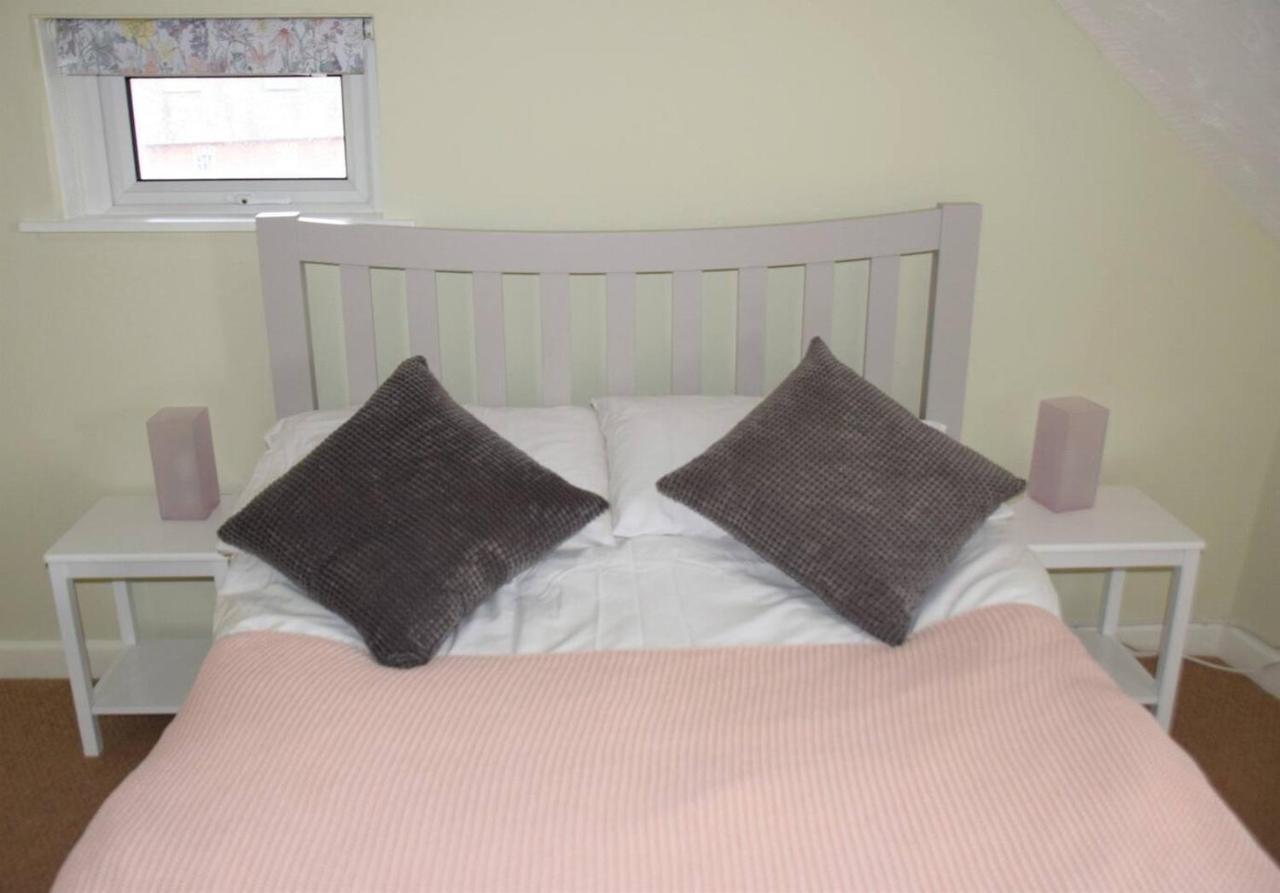 Charming 3-Bed Apartment In Talgarth Powys Brecon Bagian luar foto